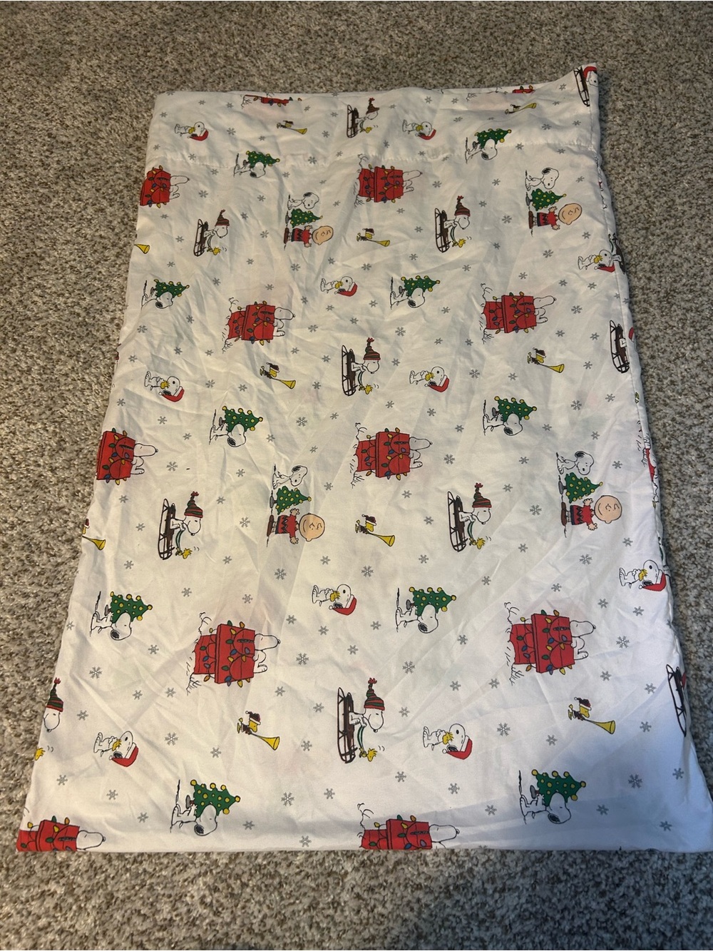 Peanuts White Holiday Pillowcase